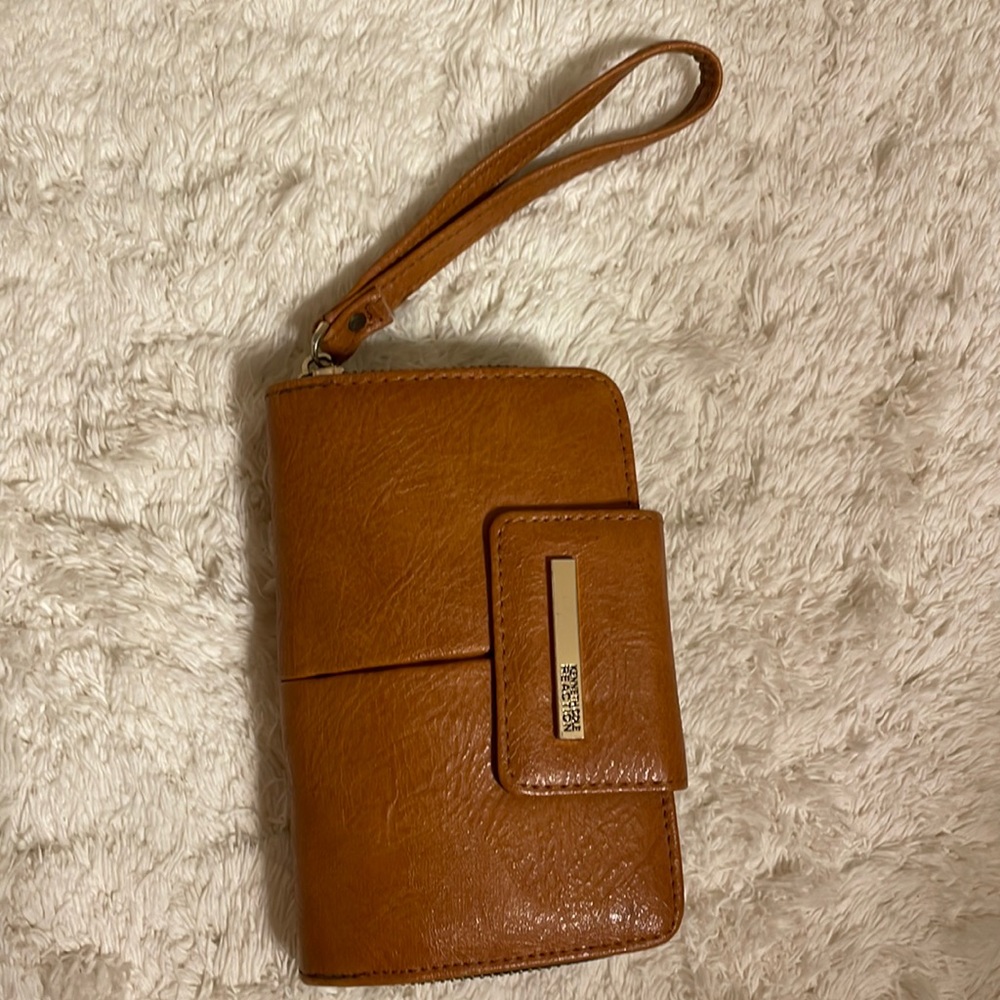 Kenneth Cole Reaction Wristlet